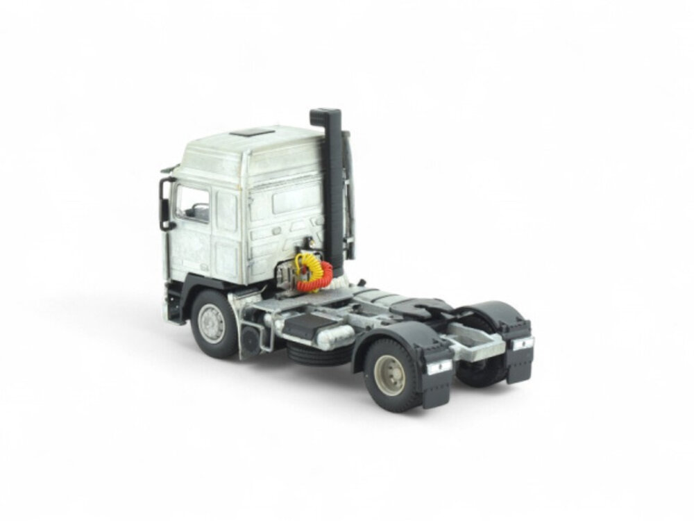 Tekno Tekno Volvo F12 Globetrotter 4x2 Tractor Kit