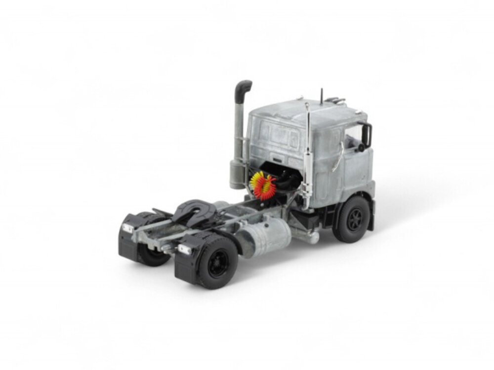 Tekno Tekno Mack F700 Low Roof 4x2 Tractor Kit