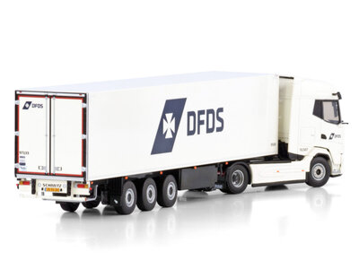 WSI WSI DAF XG 4x2 with 3-axle reefer trailer  DFDS