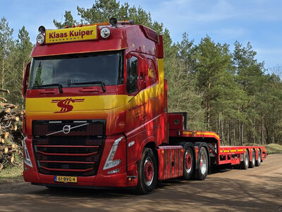 WSI DAF XF SH 6x2 with 3-axle twin steer brick trailer JP DE WSI DAF XF SH 6x2 with 3-axle twin steer brick trailer JP DE