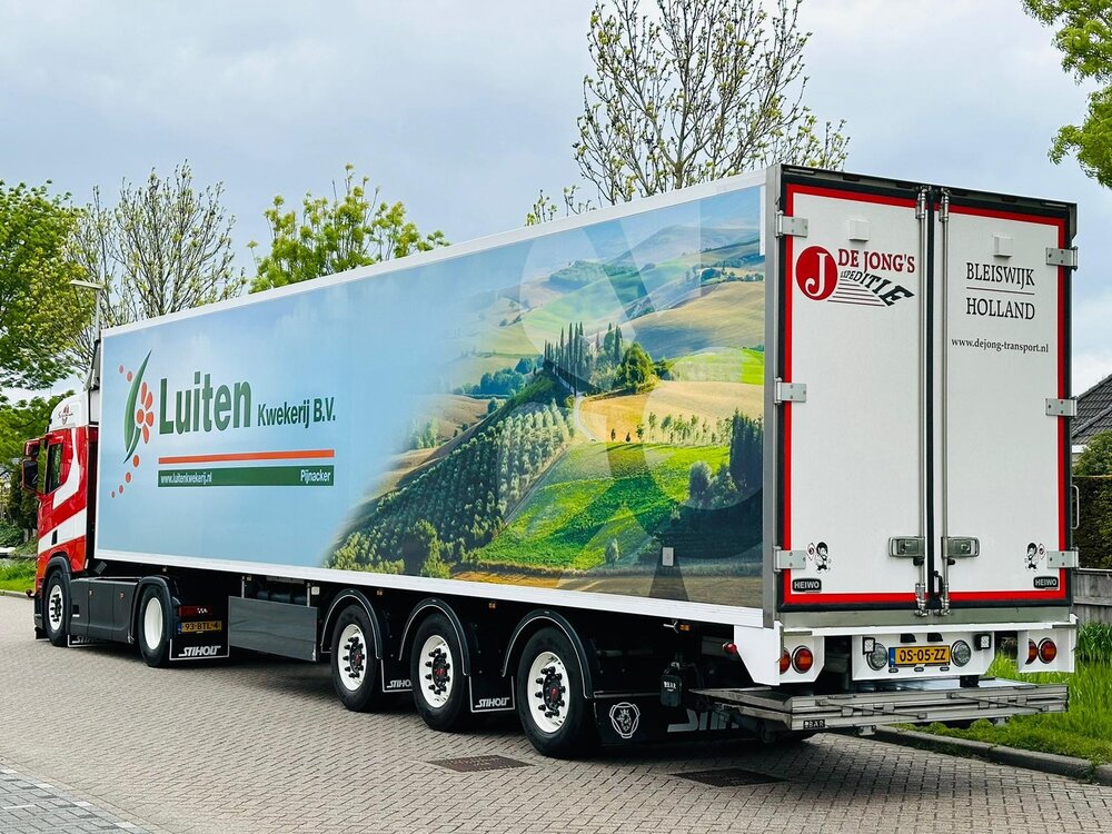 Tekno Tekno Scania Next Gen R-serie 4x2 with 3-axle  reefer trailer  DE JONG'S EXPEDITIE