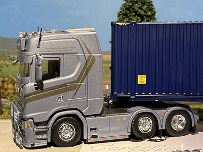 Tekno Scania Next Gen  S730 Highline + 45ft. container LEYSEELE