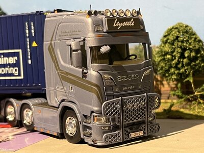 Tekno Scania Next Gen  S730 Highline + 45ft. container LEYSEELE