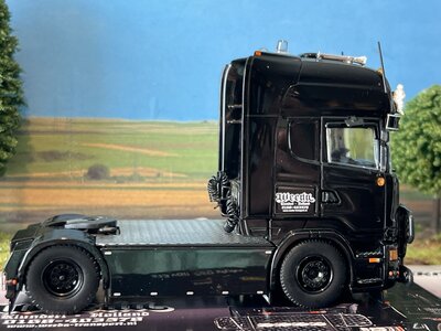 Tekno Tekno Scania R-streamline 4x2 Weeda "Shaun the black sheep "