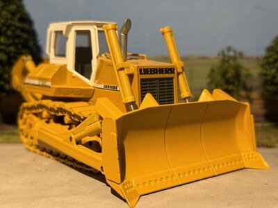 Conrad Modelle Conrad Liebherr PR 752  Litronic Crawler Tractor