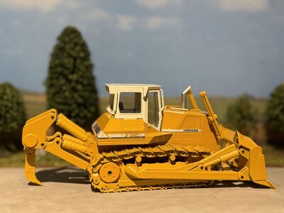 Conrad Modelle Conrad Liebherr PR 752  Litronic Crawler Tractor
