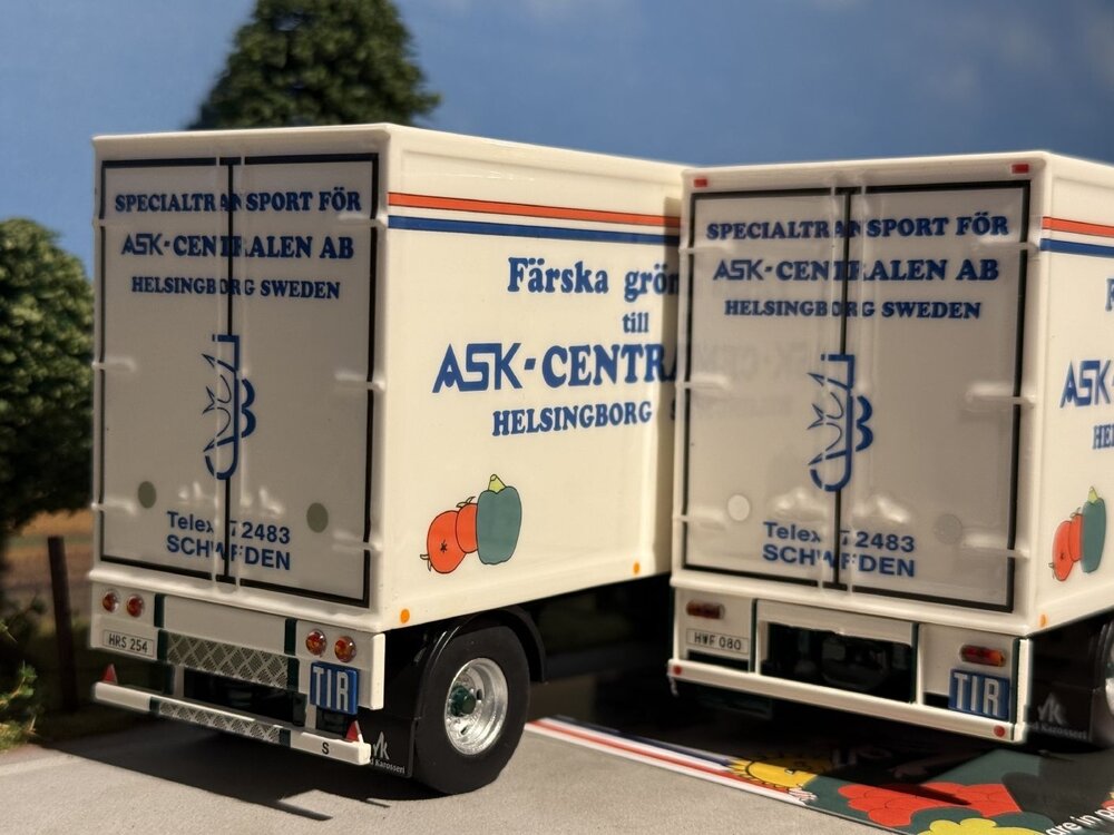 Tekno Tekno Volvo F89 6x2 rigid truck with 2-axle reefer trailer BÖRJE JÖNSSON