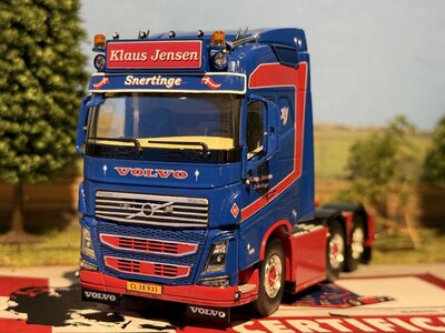 WSI WSI Volvo FH4 Globetrotter 6x2 twin steer  KLAUS JENSEN