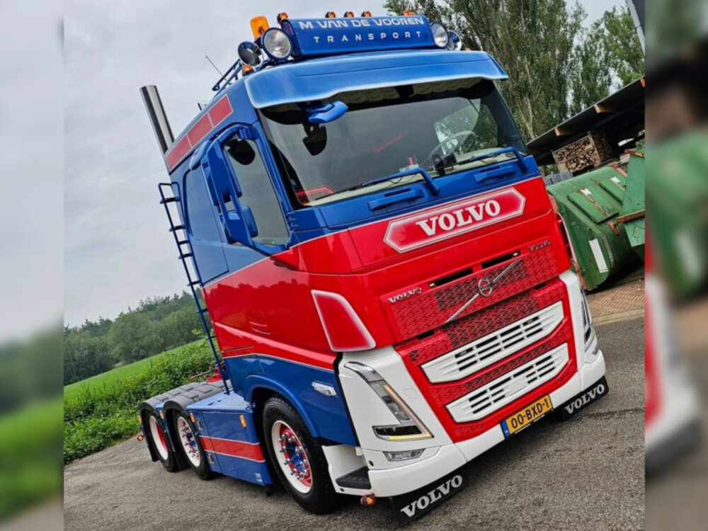 WSI WSI Volvo FH5 sleeper cab 6x2 twin steer M. VAN DE VOOREN TRANSPORT