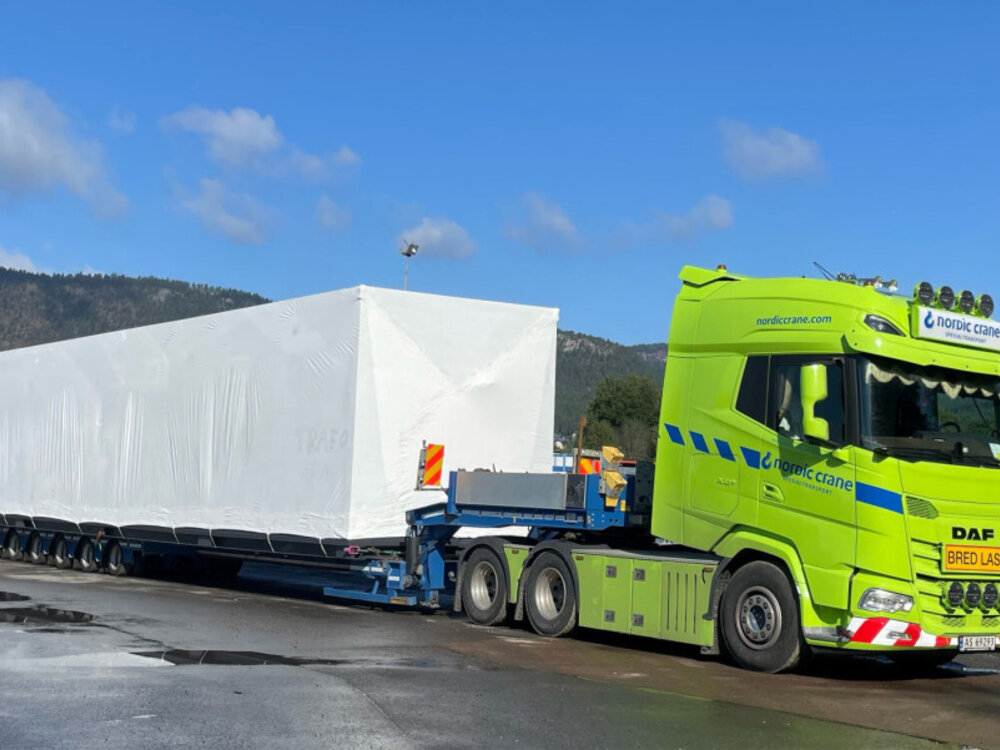 WSI WSI DAF XG+ 6x4 with  6-axle manoovr NORDIC CRANE KYNNINGSRUD