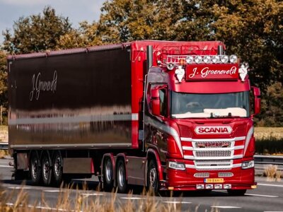 WSI WSI Scania R normal 6x2 sleepas with 3-axle volume trailer J. GROENEVELD TRANSPORT