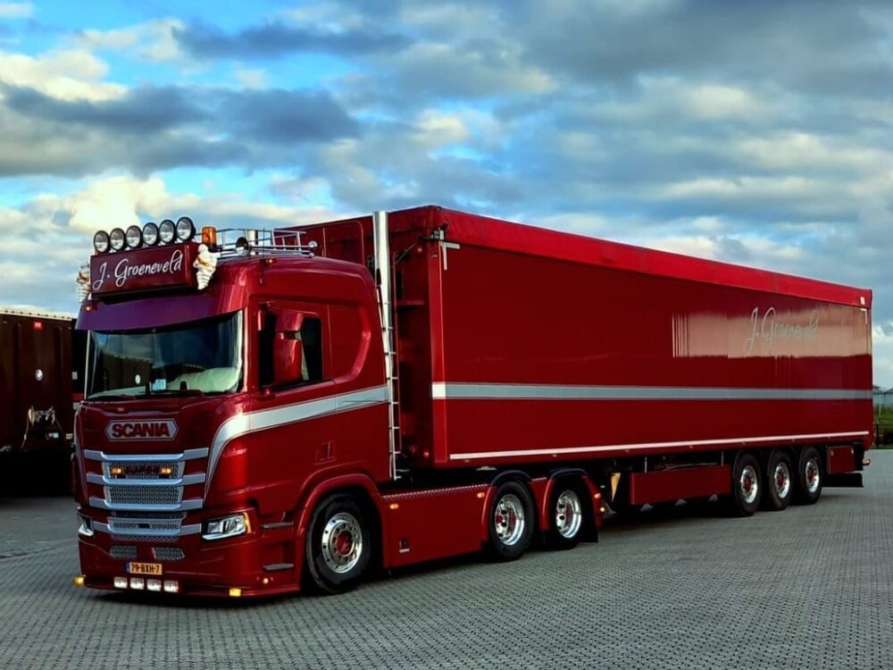 WSI WSI Scania R normal 6x2 sleepas with 3-axle volume trailer J. GROENEVELD TRANSPORT