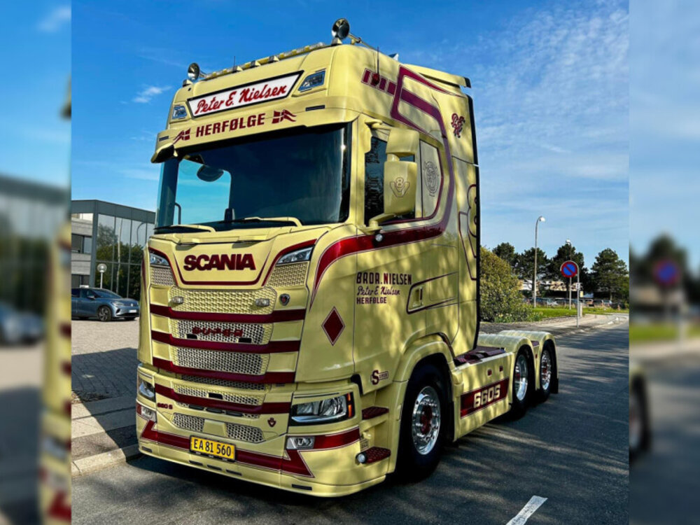 WSI WSI Scania S Highline 6x2 tag axle PETER E. NIELSEN