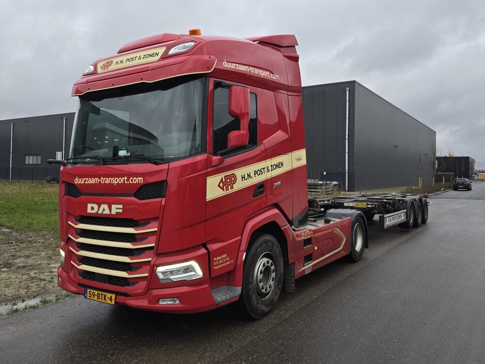 Tekno Tekno DAF XF 4x2 truck with 3- axle  containerchassis + 40ft. container H.N. POST & ZN.