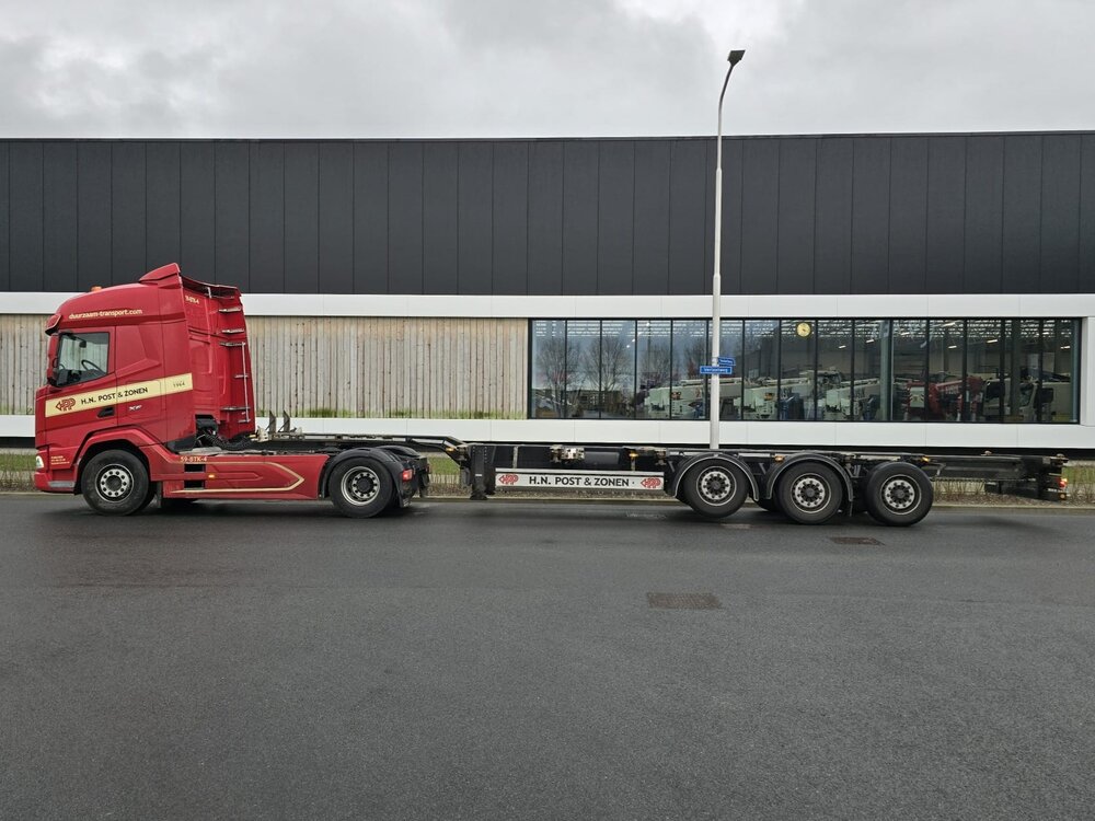 Tekno Tekno DAF XF 4x2 truck with 3- axle  containerchassis + 40ft. container H.N. POST & ZN.
