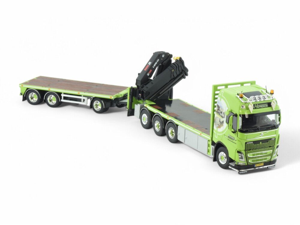 Tekno Tekno Volvo FH04 Globetrotter XL combi met resin opbouw HAPREKON