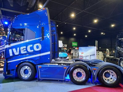 Tekno Tekno Iveco S-Way 6x2 IVECO NL DEMO