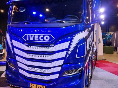 Tekno Tekno Iveco S-Way 6x2 IVECO NL DEMO