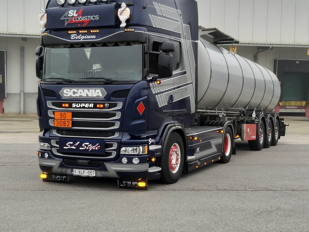 Tekno Tekno Scania R -serie Topline 4x2 trekker met 3 assige tankoplegger SL LOGISTICS