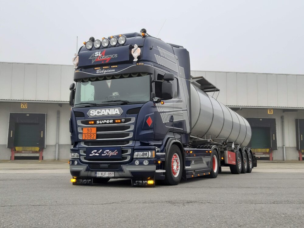 Tekno Tekno Scania R -serie Topline 4x2 trekker met 3 assige tankoplegger SL LOGISTICS