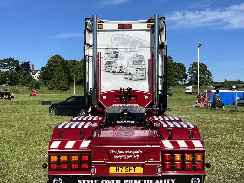 WSI WSI Scania S660 6x2 with 3-axle Ekeri box trailer STUART HARVEY Bristol UK