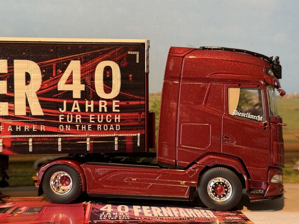 Tekno Tekno Daf XG+ with 3-axle curtainside trailer FERNFAHRER 40 JAHRE