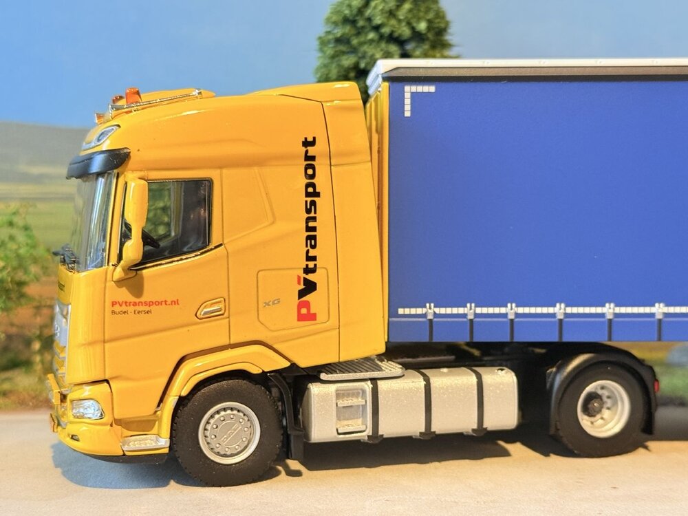 WSI WSI DAF XG 4x2 with 3-axle curtainside trailer PV TRANSPORT