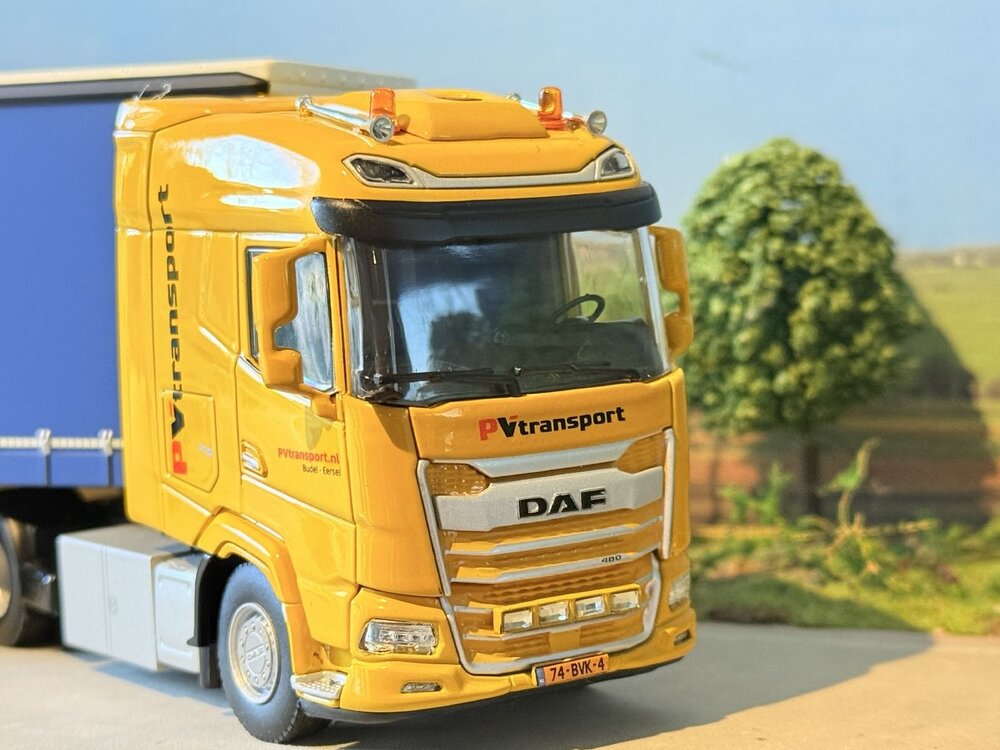 WSI WSI DAF XG 4x2 with 3-axle curtainside trailer PV TRANSPORT