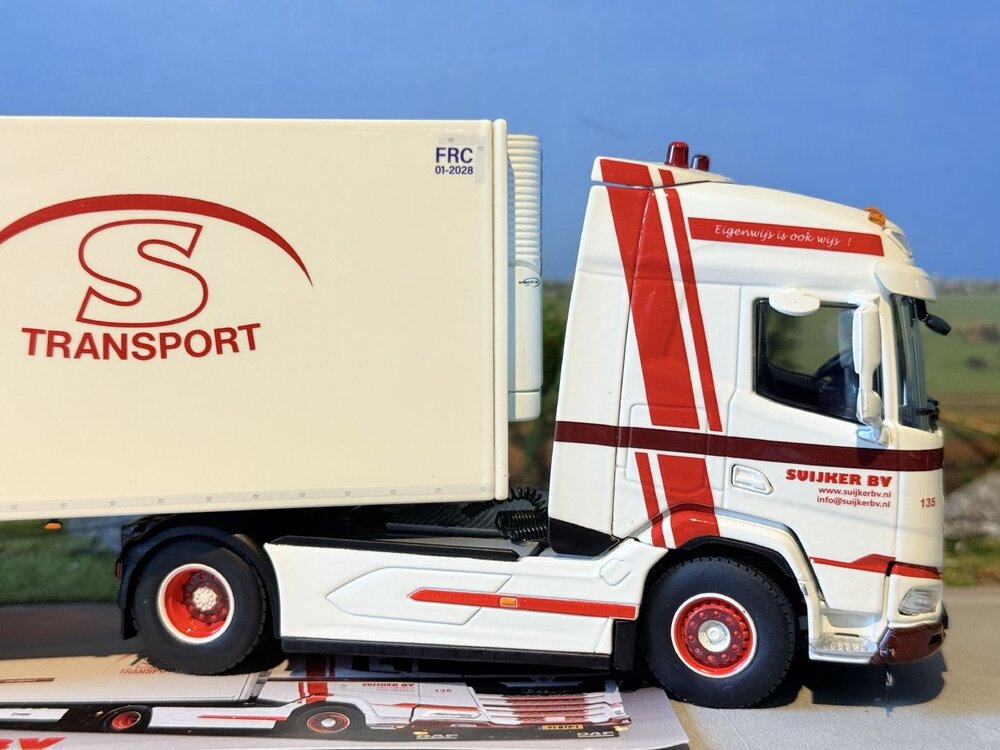 WSI WSI DAF XF SH 4x2 + 3-axle reefer trailer  SUIJKER BV