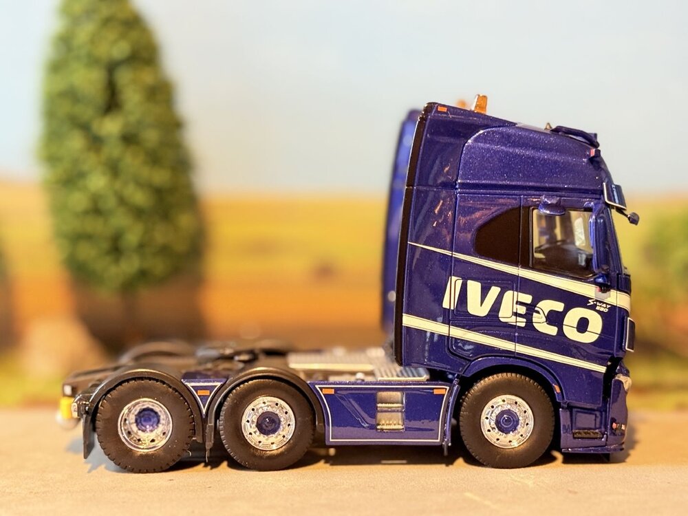 Tekno Tekno Iveco S-Way 6x2 IVECO NL DEMO