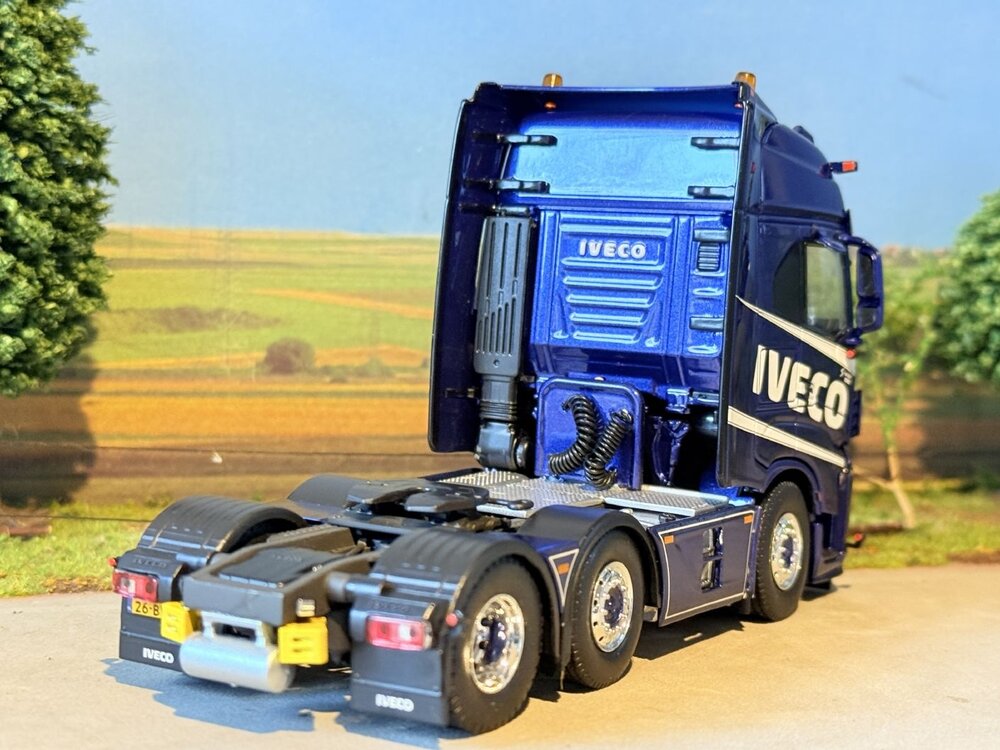 Tekno Tekno Iveco S-Way 6x2 IVECO NL DEMO