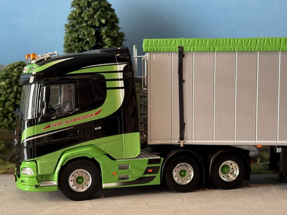 WSI WSI DAF XG + 3-axle twin steer volume trailer GEBR. BLANKESPOOR