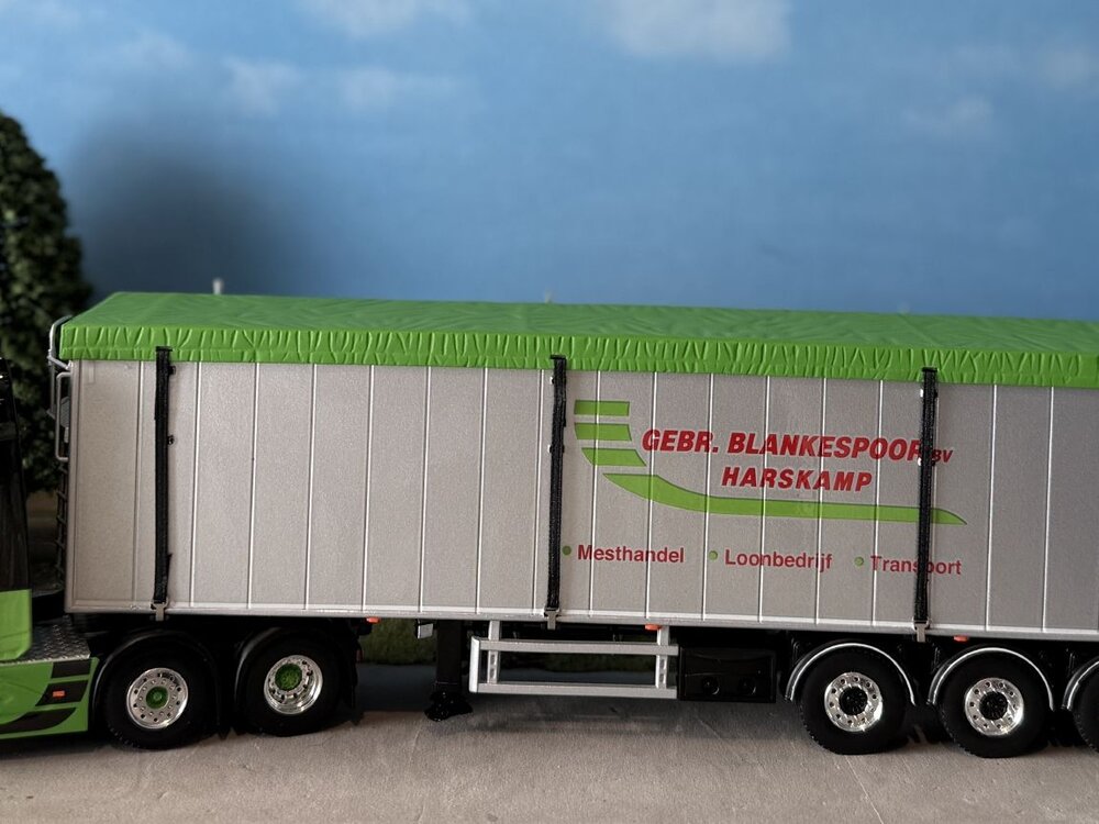 WSI WSI DAF XG + 3-axle twin steer volume trailer GEBR. BLANKESPOOR