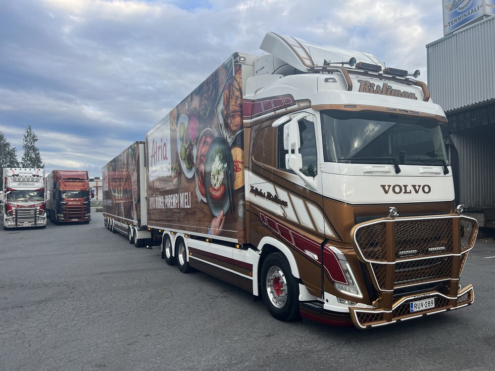 Tekno Tekno Volvo FH05 Globetrotter 24m combination RISTIMAA-ATRIA