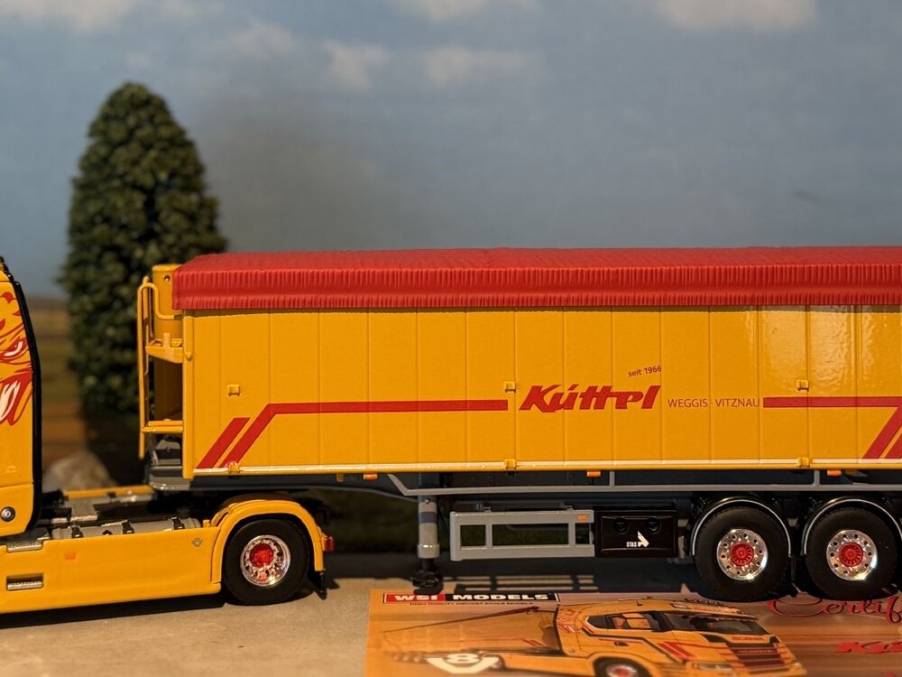 WSI WSI EXCLUSIEF Scania S Highline 4x2 + 3-axle volume tipper trailer KÜTTEL LOGISTIK AG