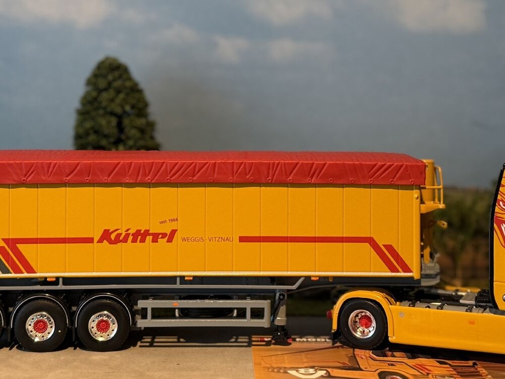 WSI WSI EXCLUSIEF Scania S Highline 4x2 + 3-axle volume tipper trailer KÜTTEL LOGISTIK AG