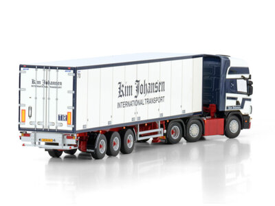 WSI WSI Scania 4-serie Topline 6x2 met 3-assige koeloplegger KIM JOHANSEN
