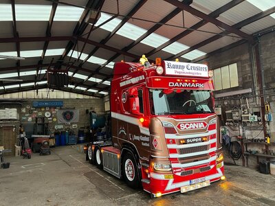 Tekno Tekno Scania Next Gen R Highline + 3-assige koeloplegger RONNY CEUSTERS