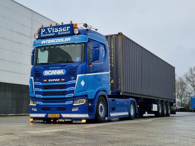 Tekno Tekno Scania Next Gen S540 with 40ft. reefer container P. VISSER