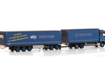 WSI WSI Volvo FH5 Globetrotter 6x2 met 3-assige schuifzeilenoplegger +dolly HARTOG & BIKKER