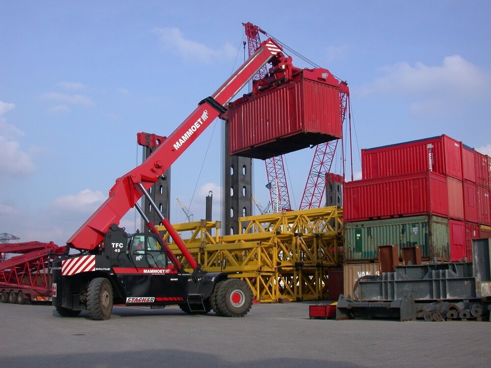 Mammoet store IMC container reach stacker MAMMOET