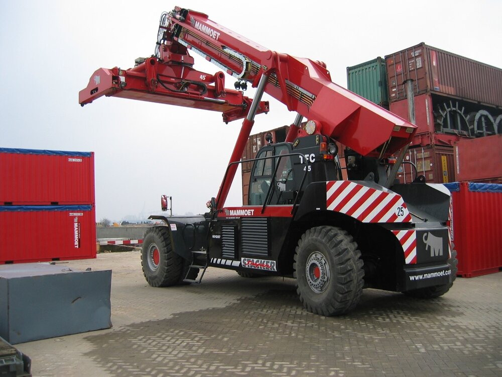 Mammoet store IMC container reach stacker MAMMOET