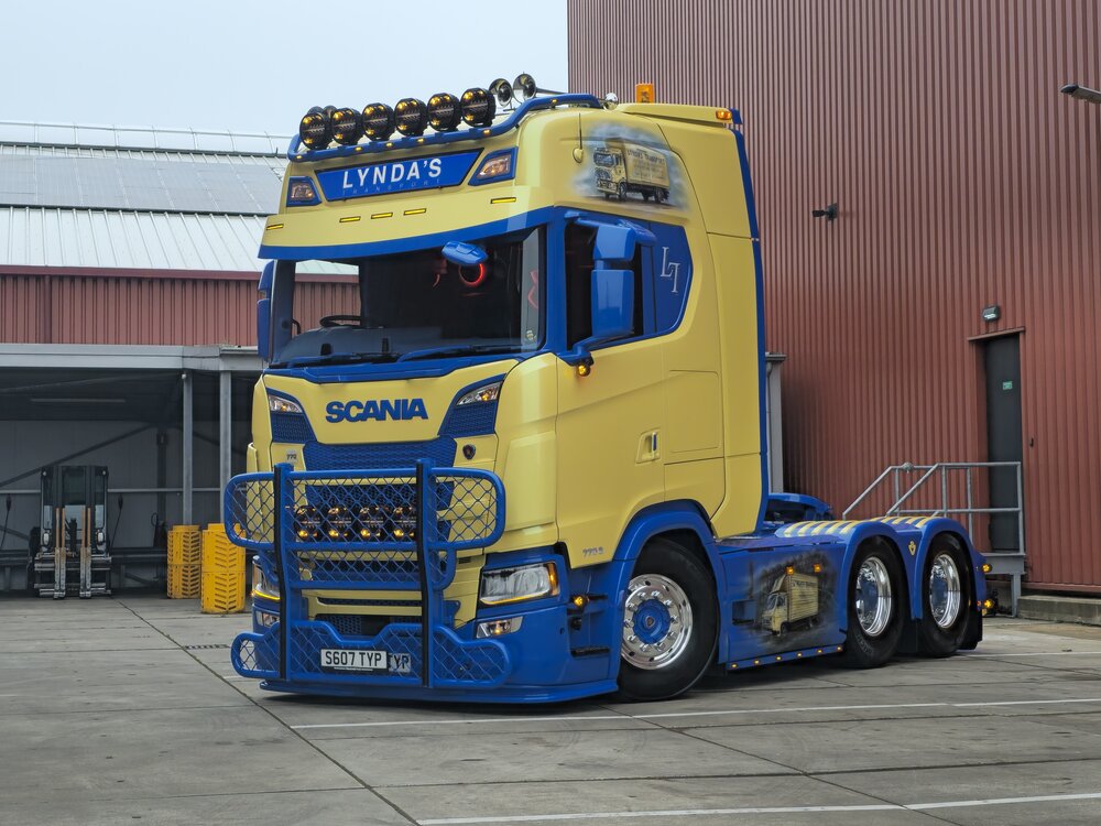 Tekno Tekno Scania Next Gen S with 3-axle curtainside trailer LYNDA'S TRANSPORT