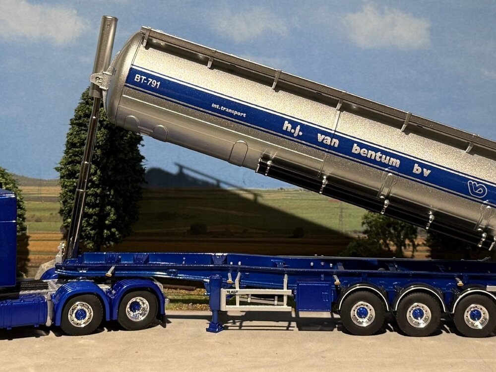 WSI  WSI Scania R highline 6x2 with 3-axle tipper bulk trailer H.J. VAN BENTUM