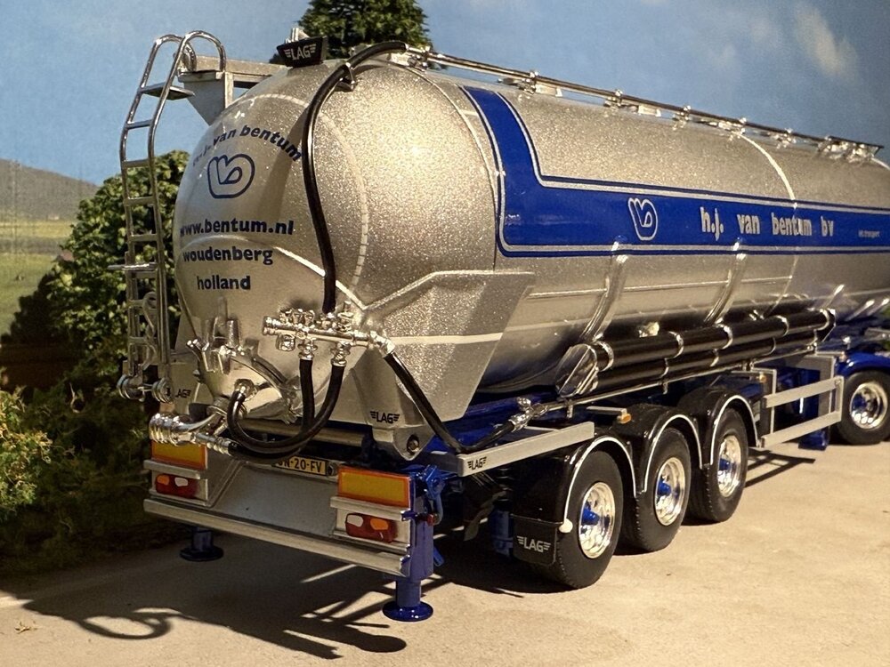 WSI  WSI Scania R highline 6x2 with 3-axle tipper bulk trailer H.J. VAN BENTUM