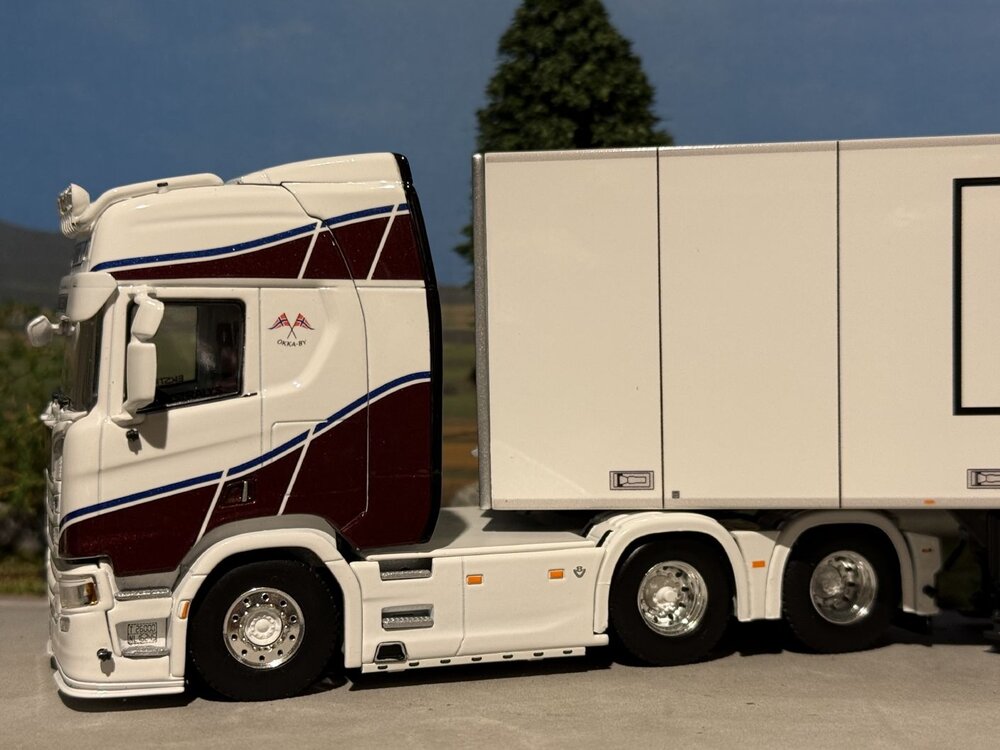 WSI WSI Scania R Highline 6x2 with 3-axle box trailer HAKULL