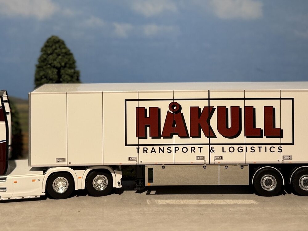 WSI WSI Scania R Highline 6x2 with 3-axle box trailer HAKULL