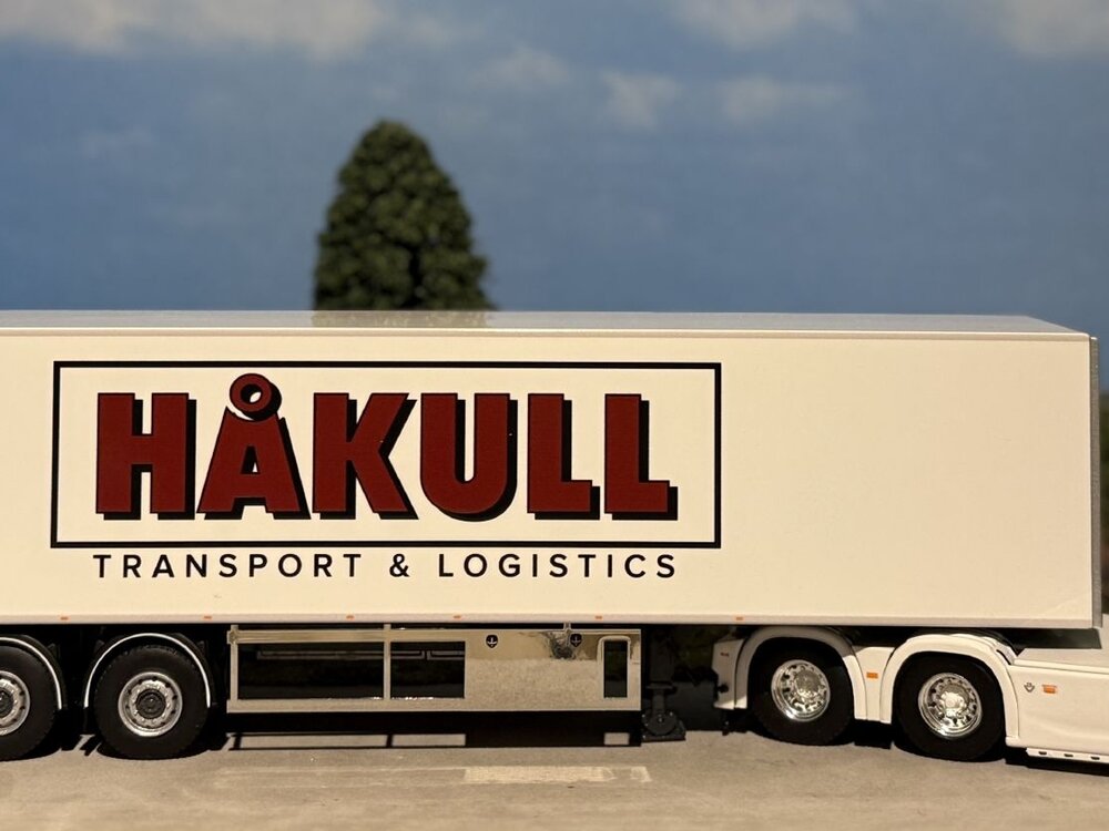 WSI WSI Scania R Highline 6x2 with 3-axle box trailer HAKULL