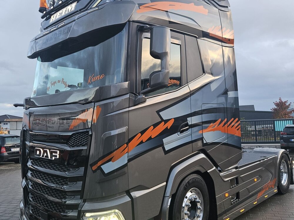 Tekno Tekno DAF XG+ with 3-axle reefer trailer PATRICK HEIM TRANSPORTE