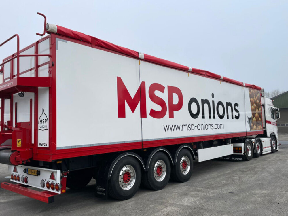 WSI WSI Scania R Normal 6x2 + 3-axle twin steer belt trailer MSP ONIONS